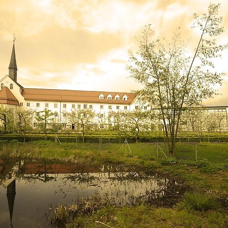 Kapuzinerhof Seminar- Und Kongresshotel 라우펜 외부 사진