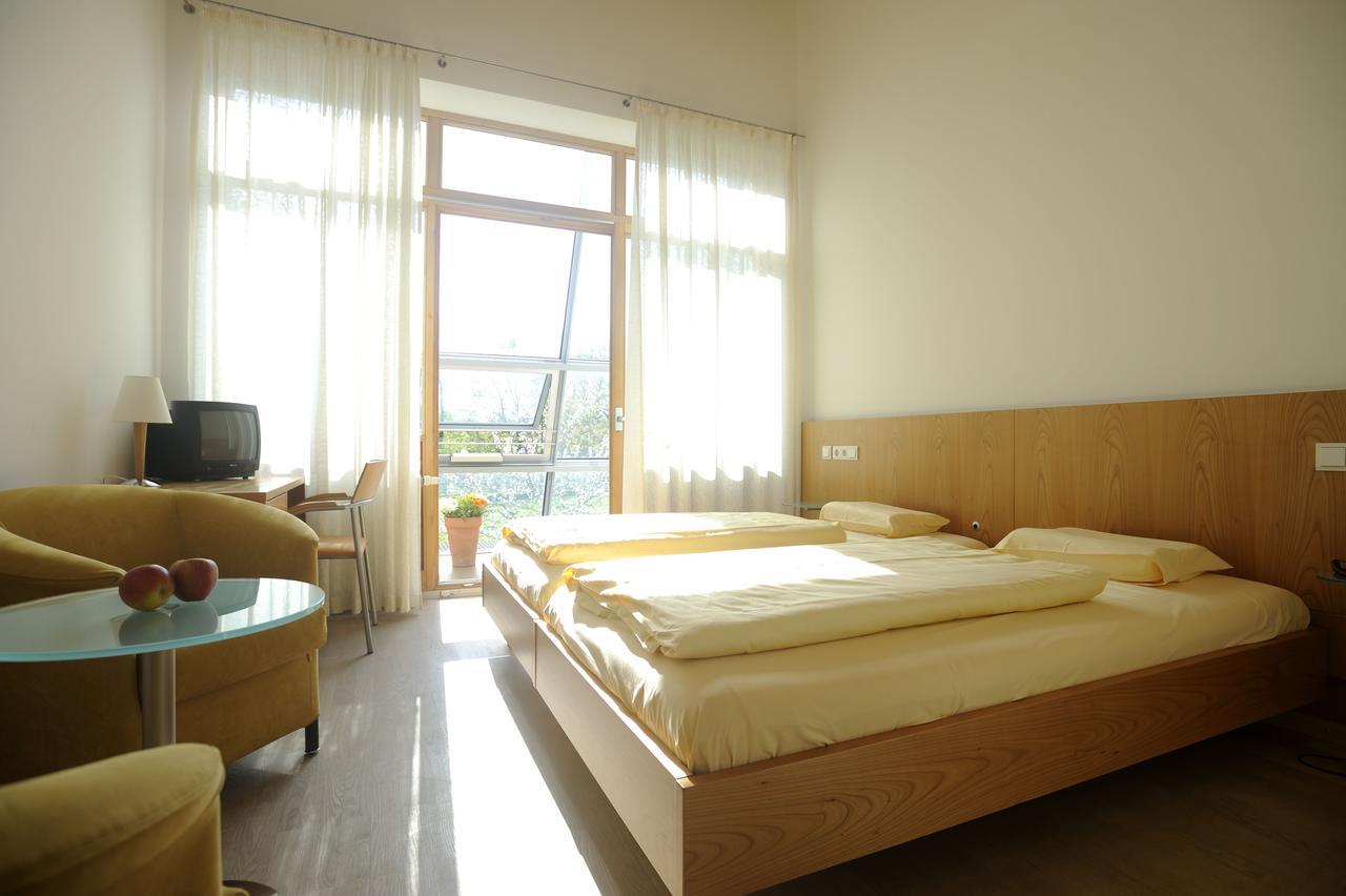 Kapuzinerhof Seminar- Und Kongresshotel 라우펜 외부 사진